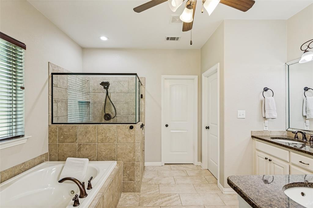 207 Overton Ridge Circle Weatherford, TX 76088 - Photo 14 of 25