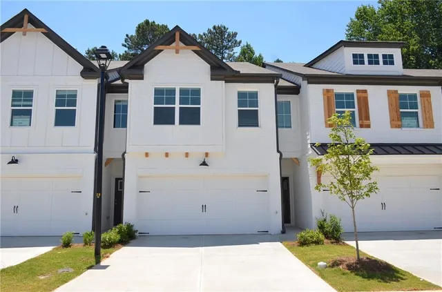 $1,950 | 343 Auburn Valley Way, Auburn, GA 30011
