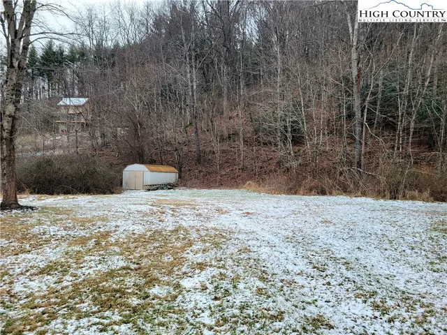 a bath room with a toilet