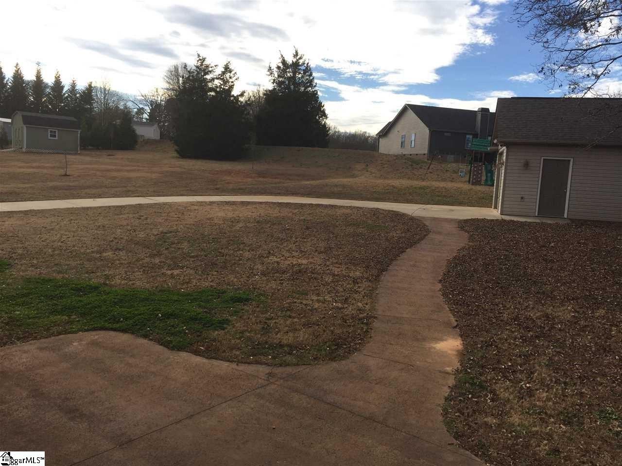 44 Loftis Road Travelers Rest, SC 29690 - Photo 3 of 20