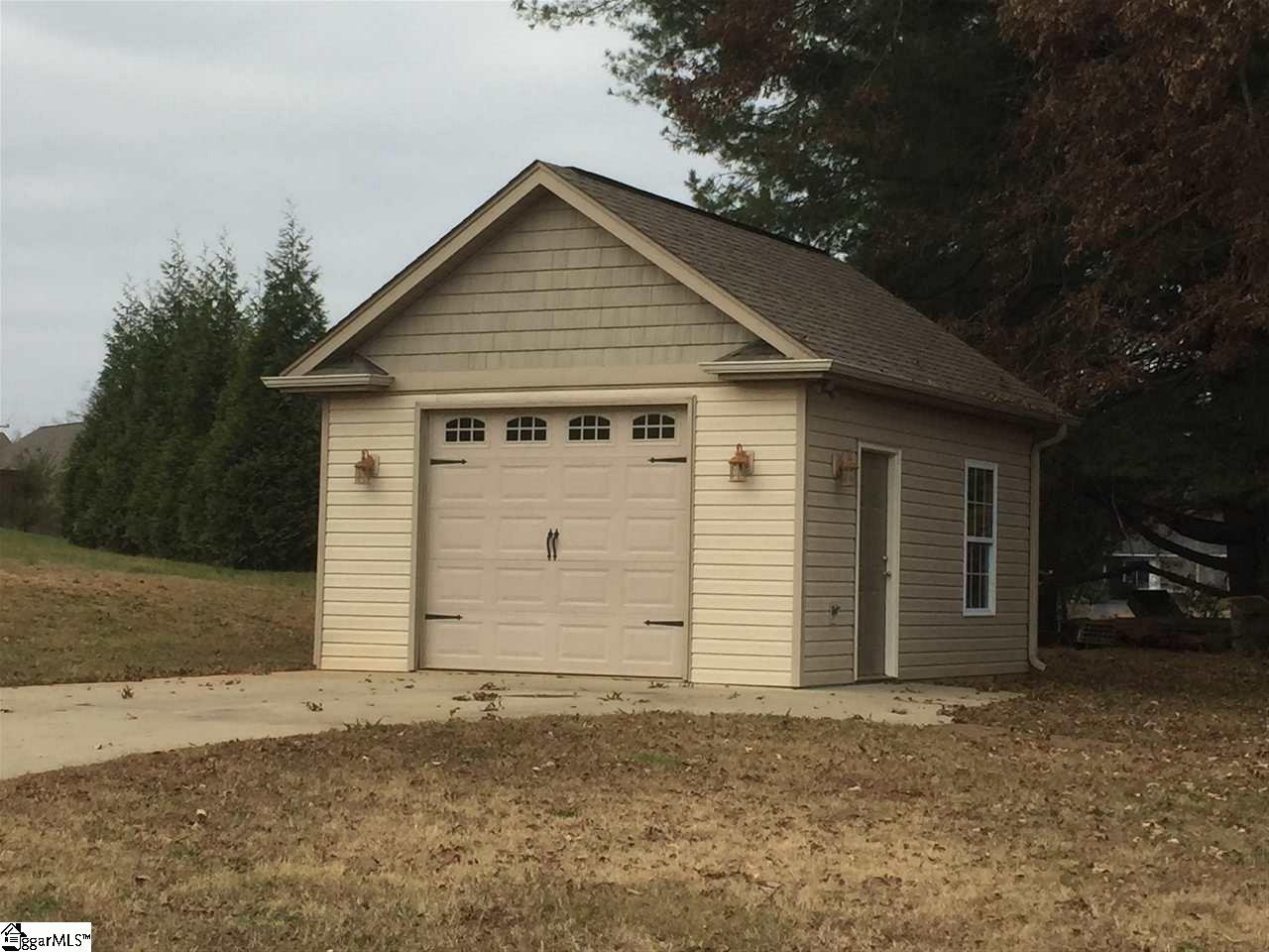 44 Loftis Road Travelers Rest, SC 29690 - Photo 4 of 20