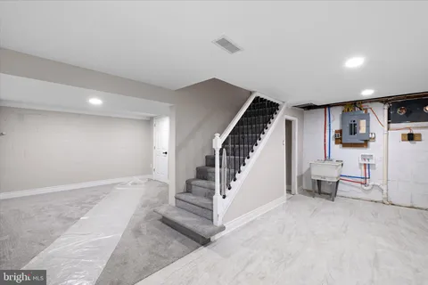 a view of entryway and hall