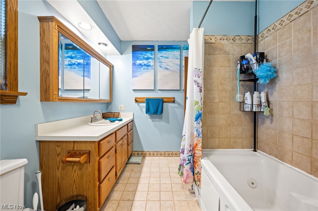 6701 Hankee Road Mantua, OH 44255 - Photo 15 of 35 First floor bathroom