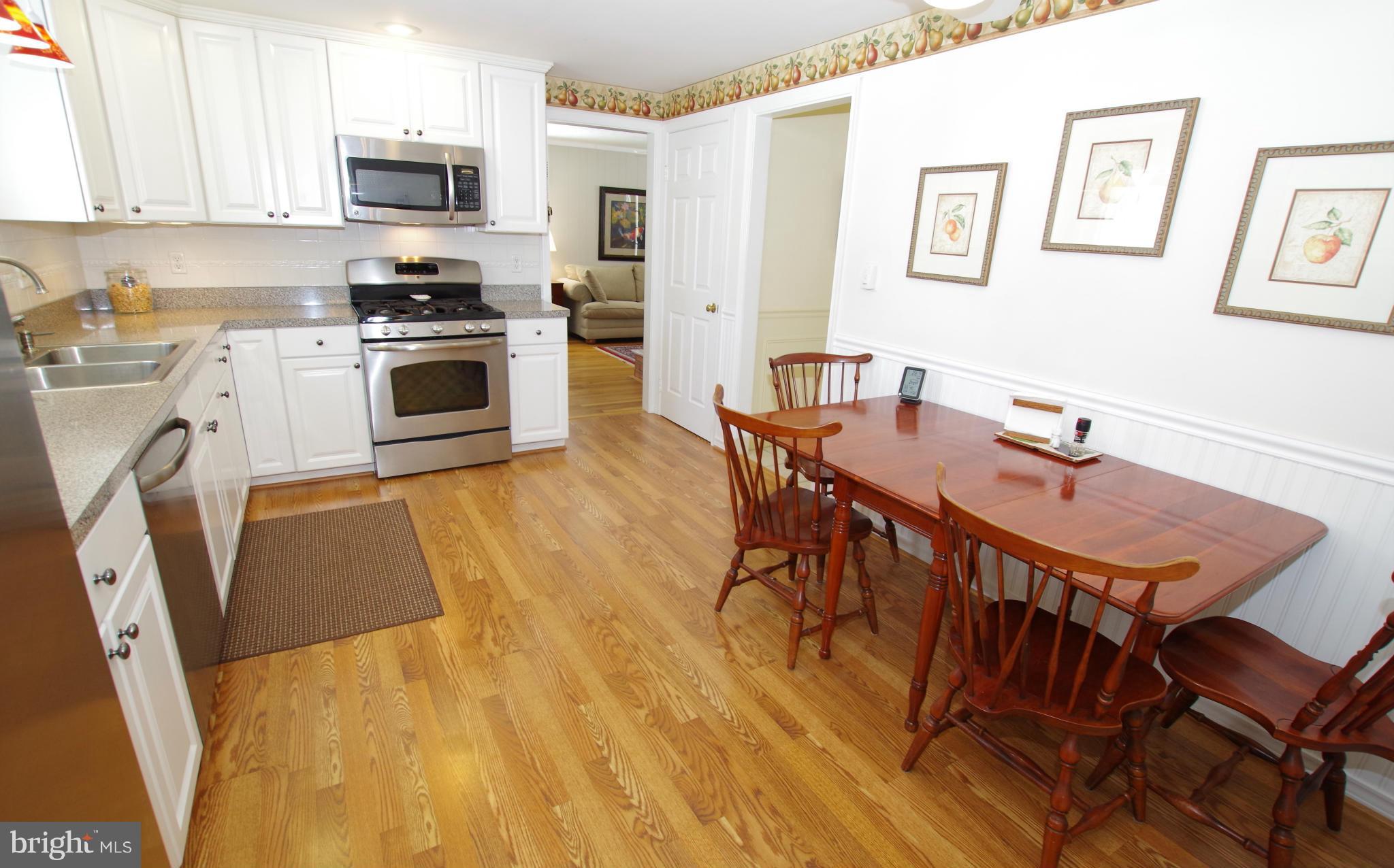 4121 Sir Walter Road Olney, MD 20832 - Photo 11 of 30 Remodeled Eat-in Kitchen