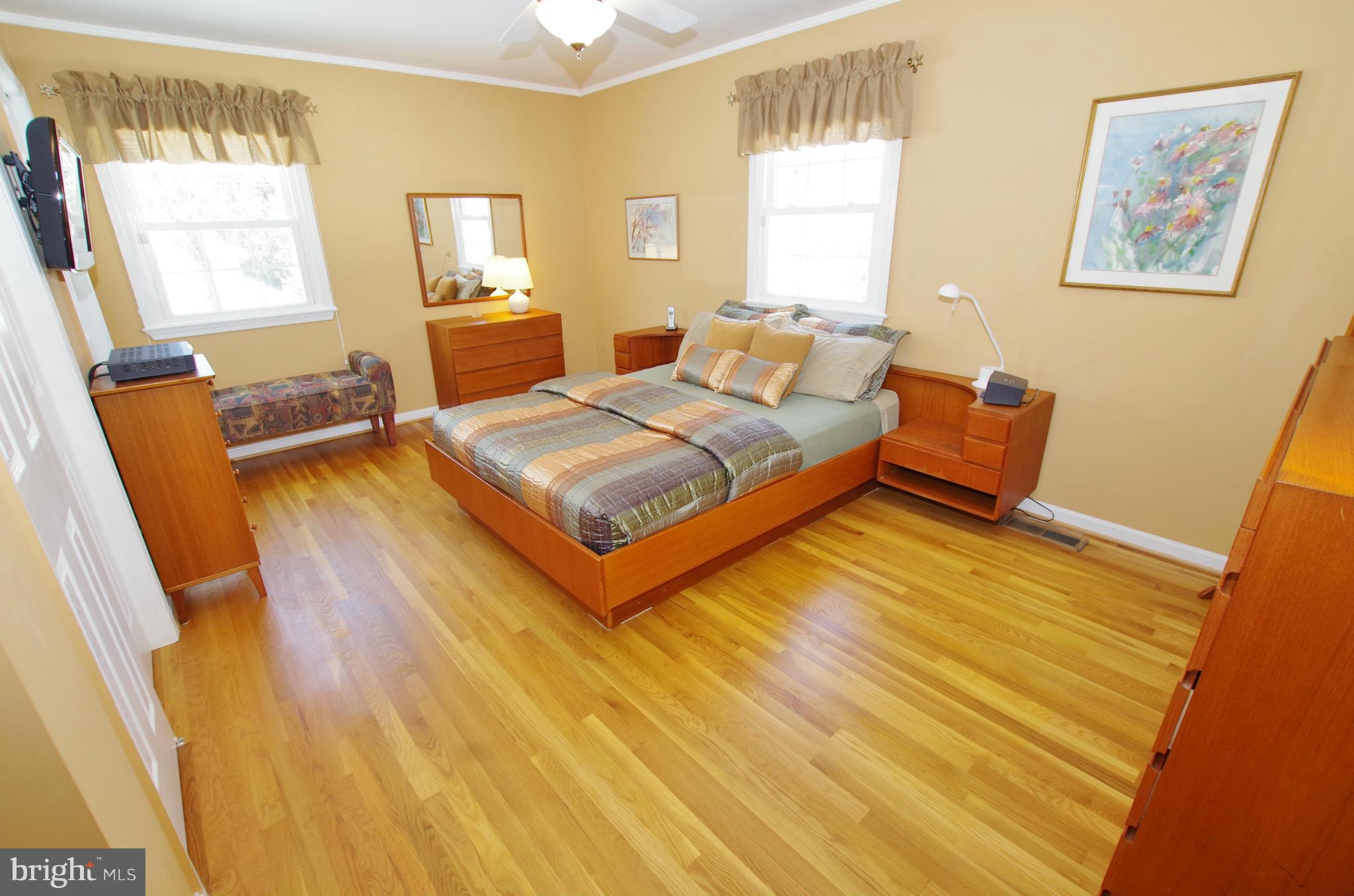 4121 Sir Walter Road Olney, MD 20832 - Photo 24 of 30 Spacious Master Bedroom