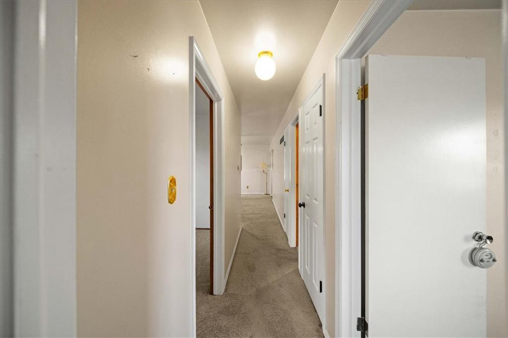 11142 Spring Valley Road Kansas City, MO 64134 - Photo 13 of 39