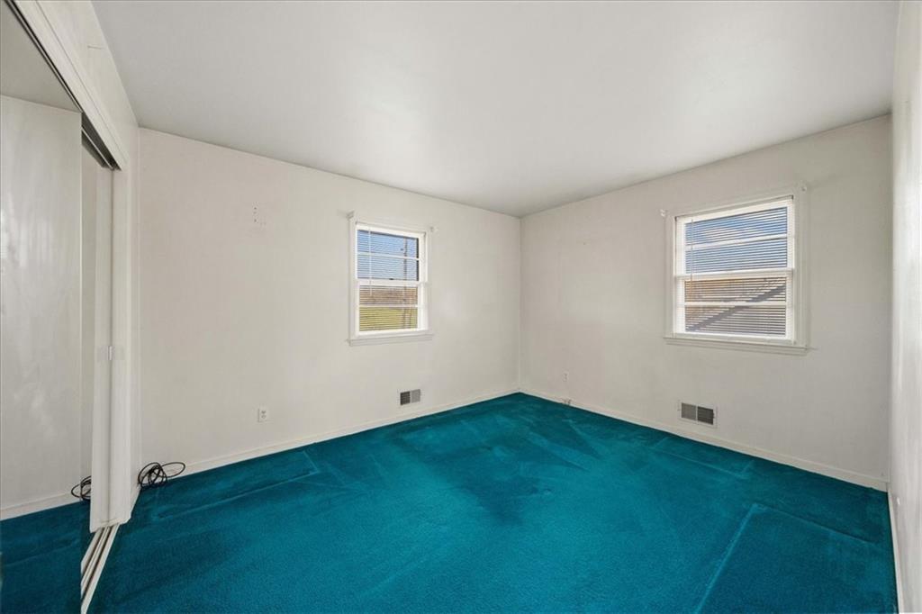 11142 Spring Valley Road Kansas City, MO 64134 - Photo 18 of 39