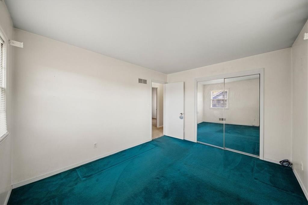 11142 Spring Valley Road Kansas City, MO 64134 - Photo 19 of 39