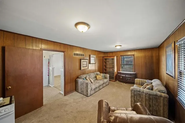 $199,999 | 11142 Spring Valley Road, Kansas City, MO 64134