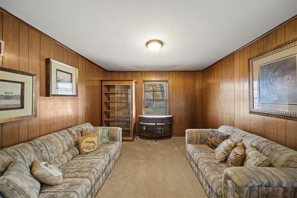 11142 Spring Valley Road Kansas City, MO 64134 - Photo 23 of 39