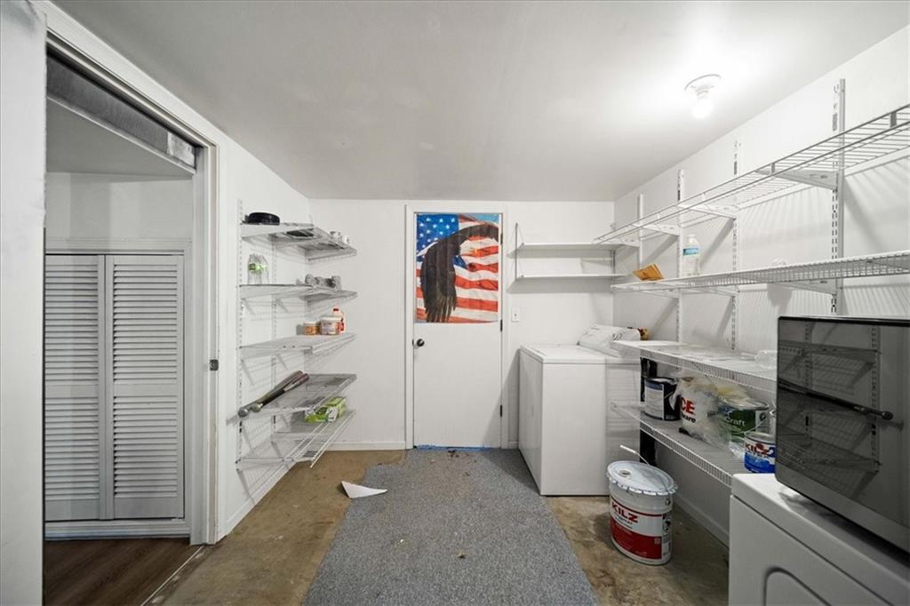 11142 Spring Valley Road Kansas City, MO 64134 - Photo 28 of 39