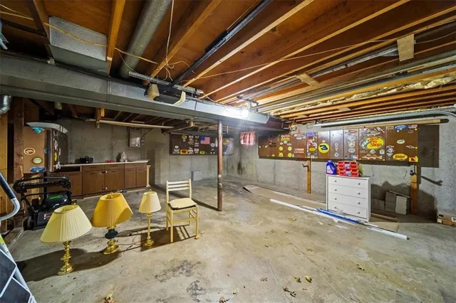 $199,999 | 11142 Spring Valley Road, Kansas City, MO 64134