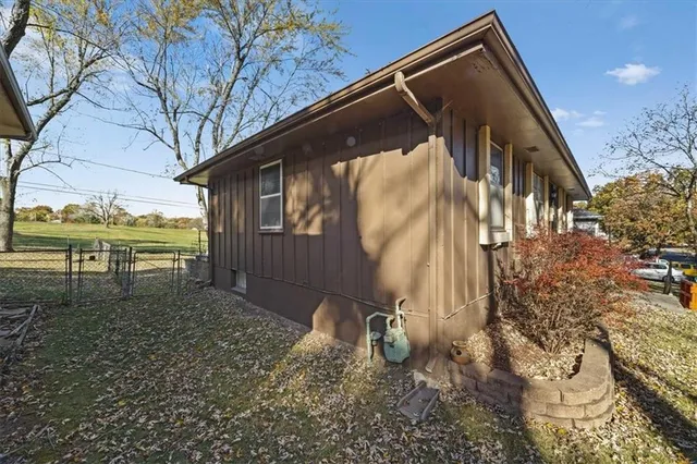 $199,999 | 11142 Spring Valley Road, Kansas City, MO 64134