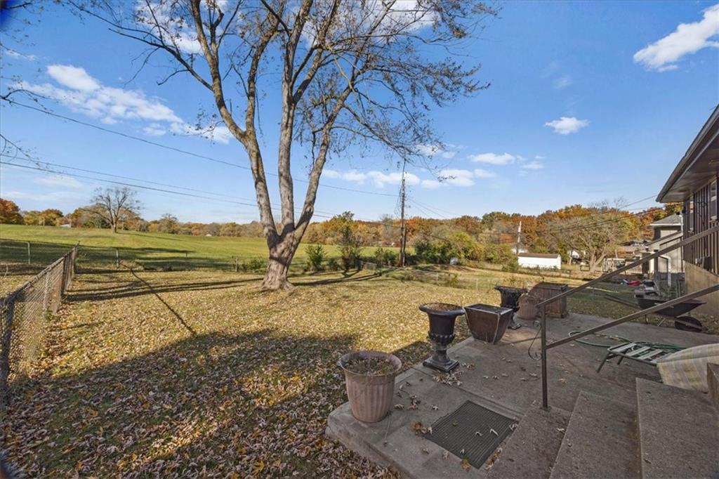 11142 Spring Valley Road Kansas City, MO 64134 - Photo 34 of 39