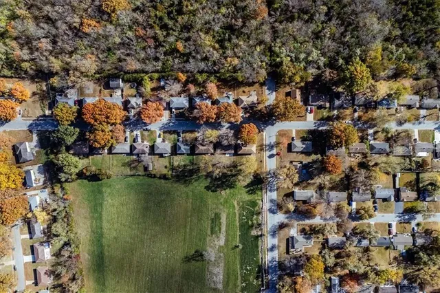 $199,999 | 11142 Spring Valley Road, Kansas City, MO 64134