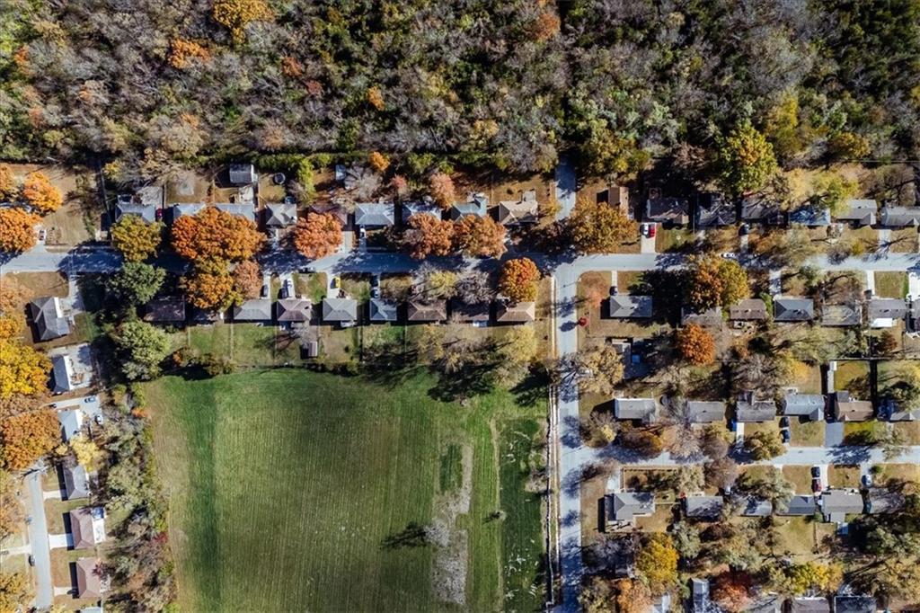 11142 Spring Valley Road Kansas City, MO 64134 - Photo 37 of 39