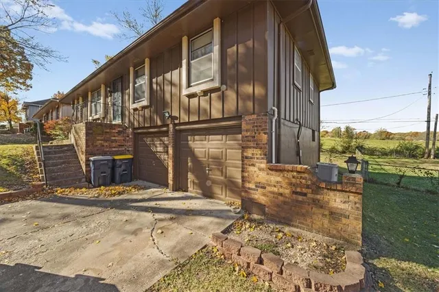 $199,999 | 11142 Spring Valley Road, Kansas City, MO 64134
