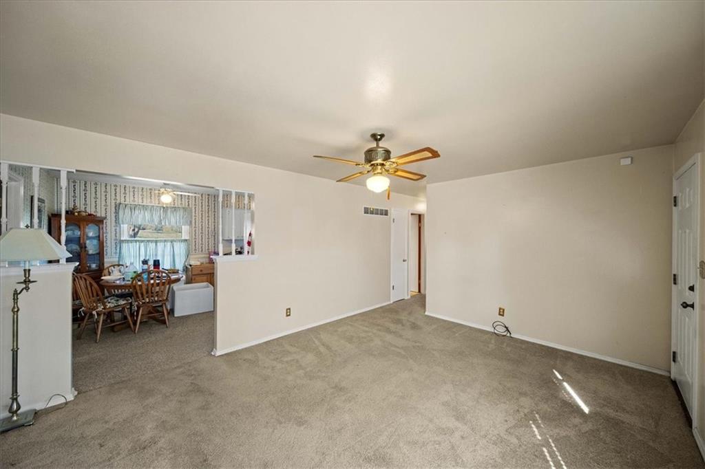 11142 Spring Valley Road Kansas City, MO 64134 - Photo 6 of 39