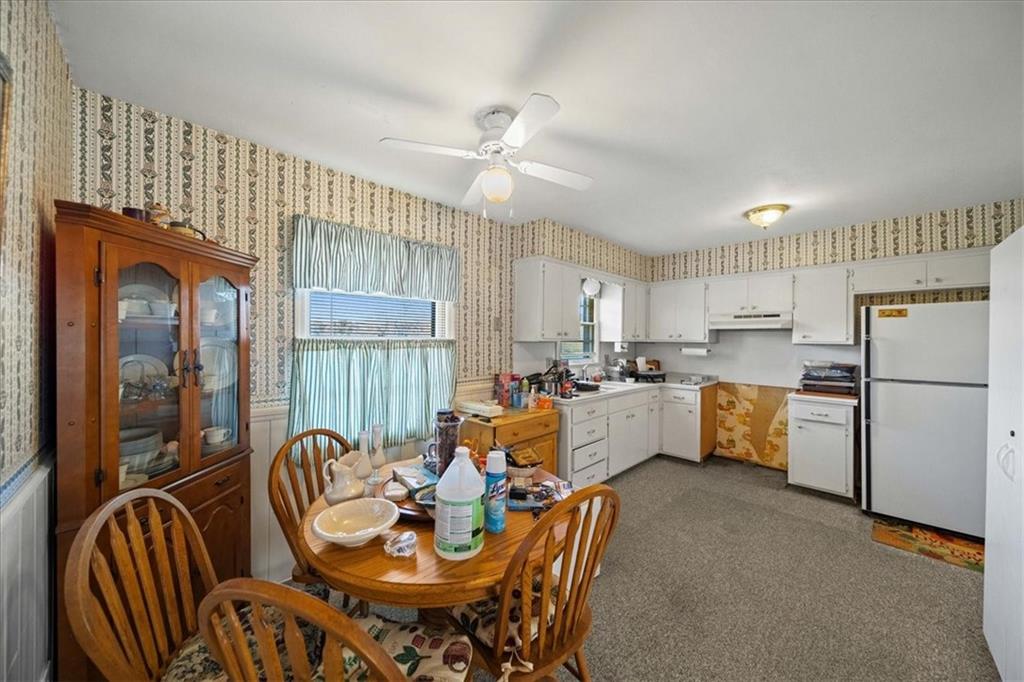 11142 Spring Valley Road Kansas City, MO 64134 - Photo 7 of 39