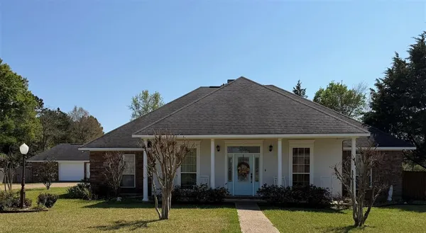 $397,500 | 129 Wax Wing Drive, Stonewall, LA 71078