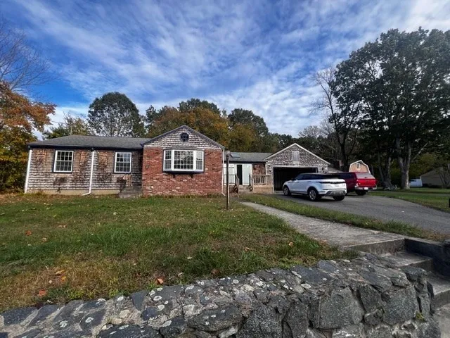 $2,800 | 1823 Meridian Street, Fall River, MA 02720