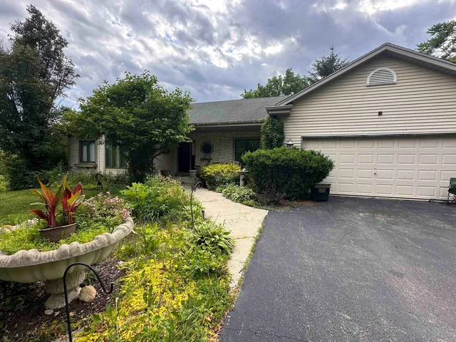 $749,000 | N3131 Center Street, Lake Geneva, WI 53147