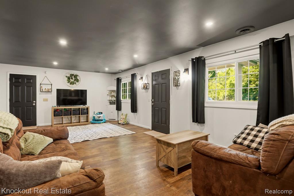 8845 Ormes Road Vassar, MI 48768 - Photo 6 of 35
