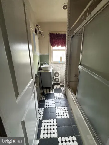 $279,900 | 128 Amon Avenue, Gloucester City, NJ 08030