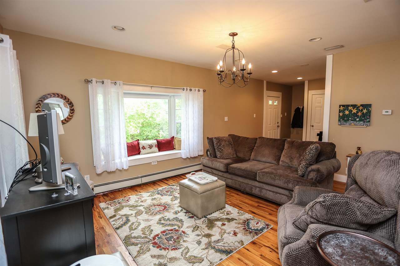 34 Bunker Hill Road Auburn, NH 03032 - Photo 12 of 40 Gallery Image 12