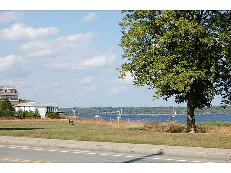 35 Windsor Road, Unit 3 Cranston, RI 02905 - Photo 3 of 15 View.