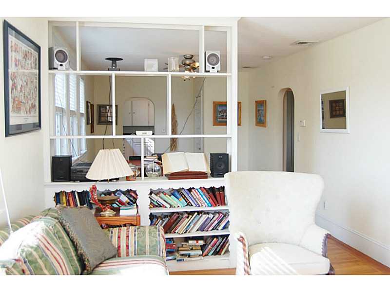 35 Windsor Road, Unit 3 Cranston, RI 02905 - Photo 6 of 15 Living Room.