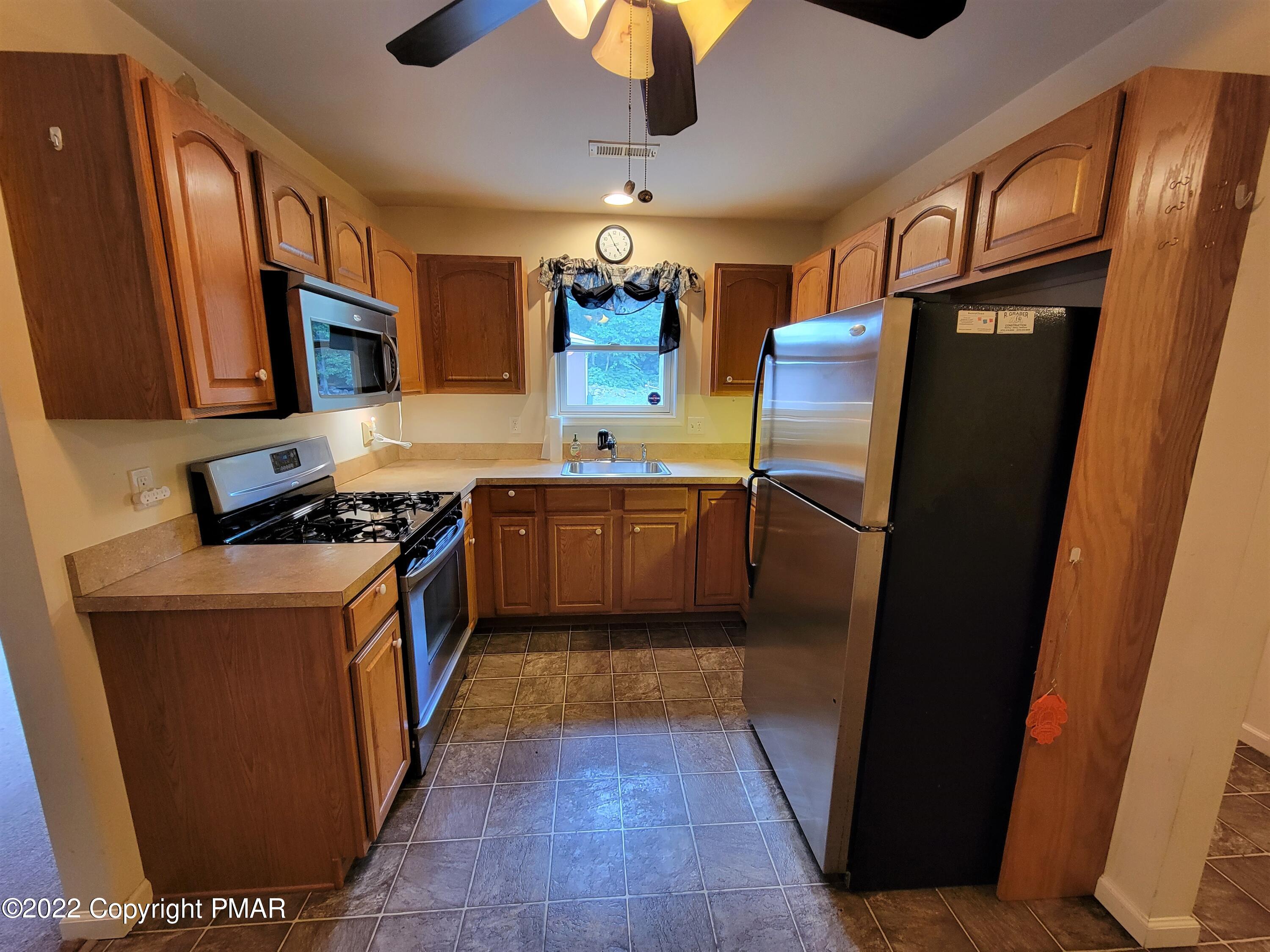 85 Algonkin Road Jim Thorpe, PA 18229 - Photo 4 of 38 Kitchen