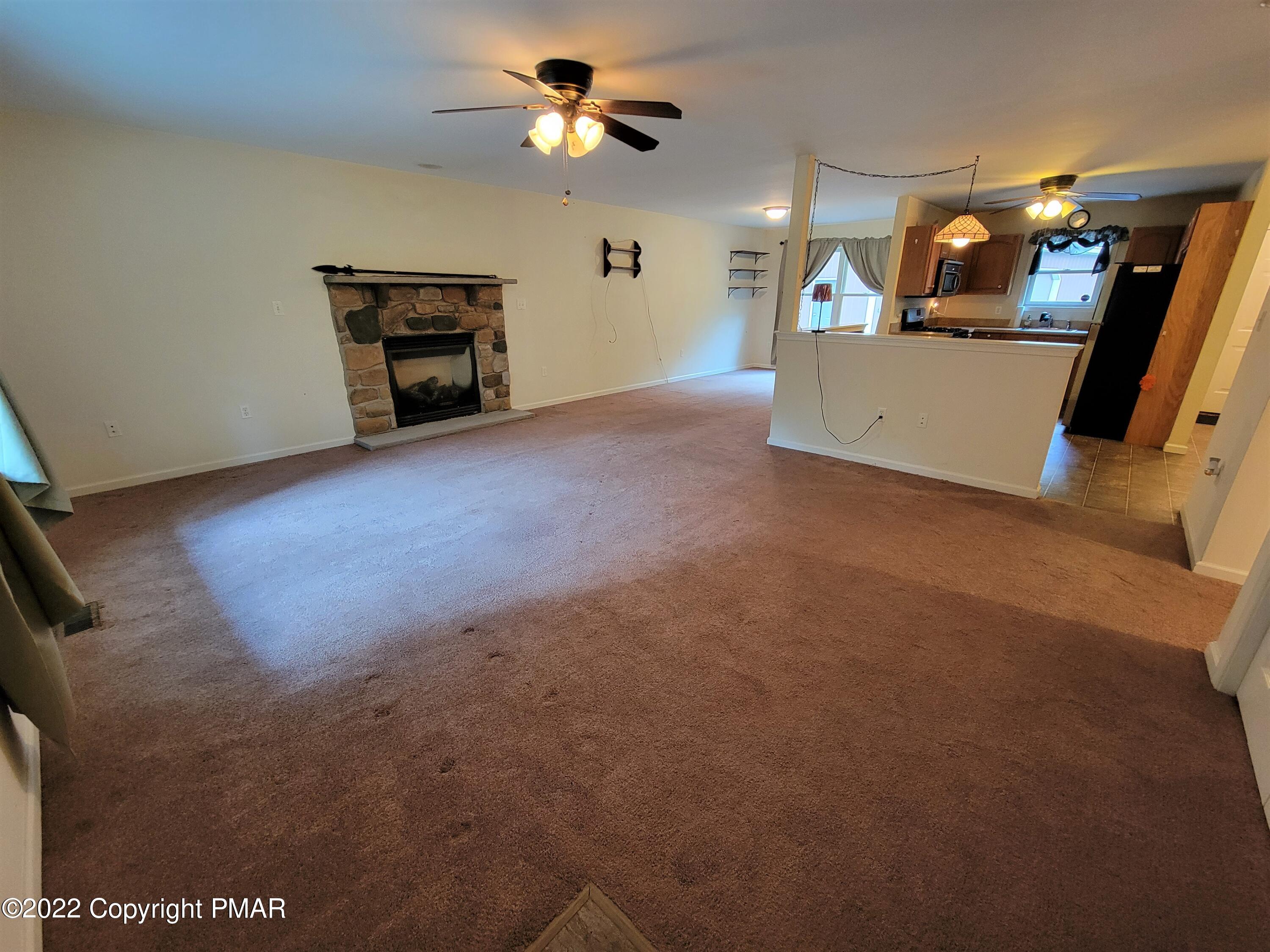 85 Algonkin Road Jim Thorpe, PA 18229 - Photo 9 of 38 Living Room