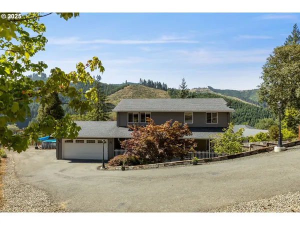 $475,000 | 1870 Lakeview Drive, Sutherlin, OR 97479