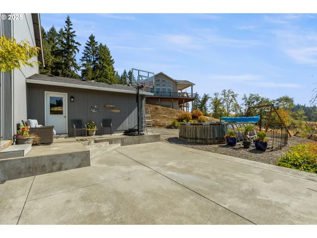 $485,000 | 1870 Lakeview Drive, Sutherlin, OR 97479