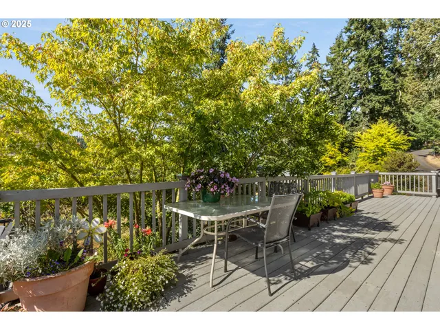 $485,000 | 1870 Lakeview Drive, Sutherlin, OR 97479