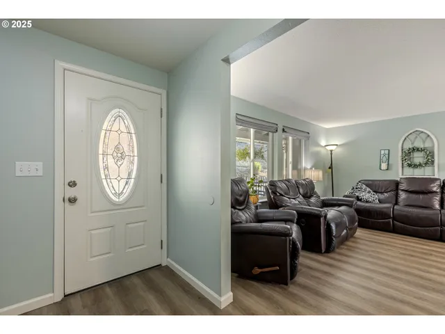 $485,000 | 1870 Lakeview Drive, Sutherlin, OR 97479