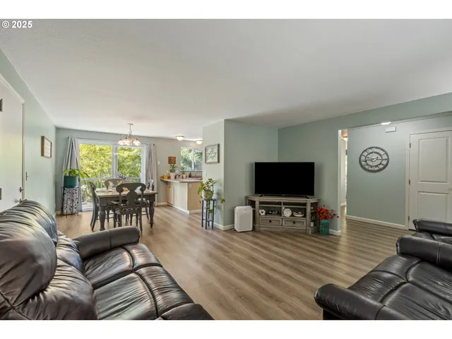 $485,000 | 1870 Lakeview Drive, Sutherlin, OR 97479