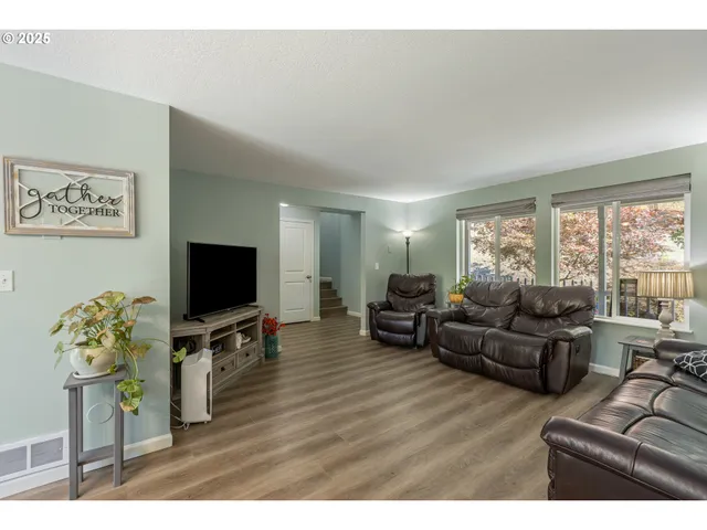 $485,000 | 1870 Lakeview Drive, Sutherlin, OR 97479