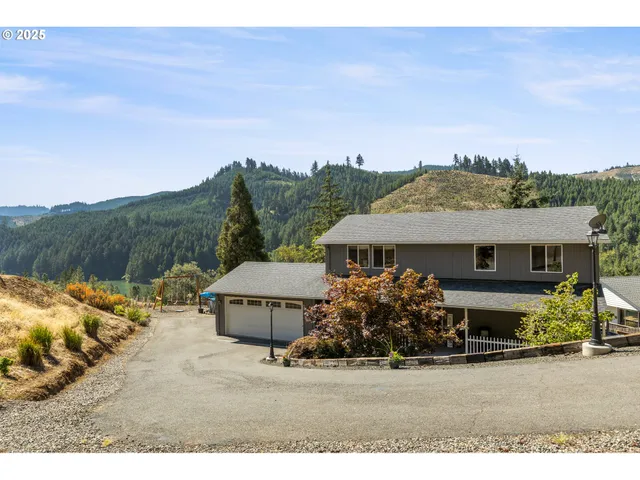 $485,000 | 1870 Lakeview Drive, Sutherlin, OR 97479