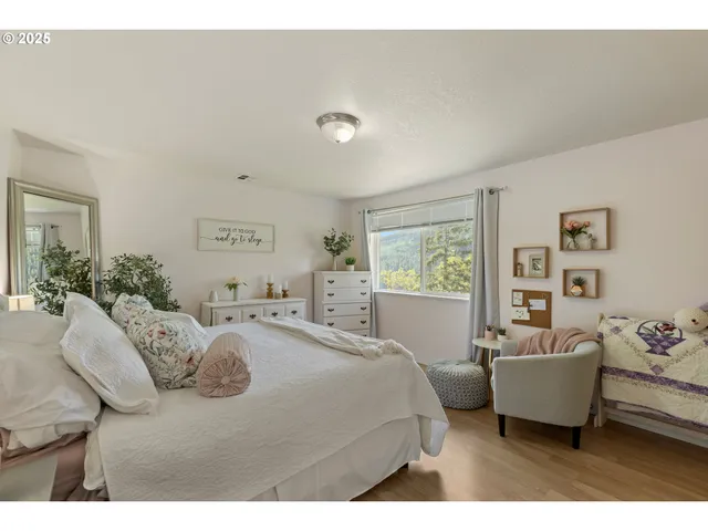 $485,000 | 1870 Lakeview Drive, Sutherlin, OR 97479