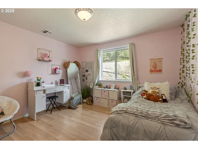 $485,000 | 1870 Lakeview Drive, Sutherlin, OR 97479