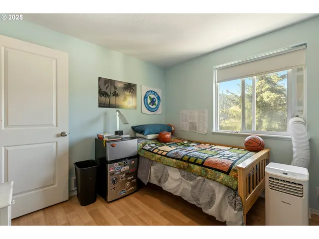 $485,000 | 1870 Lakeview Drive, Sutherlin, OR 97479