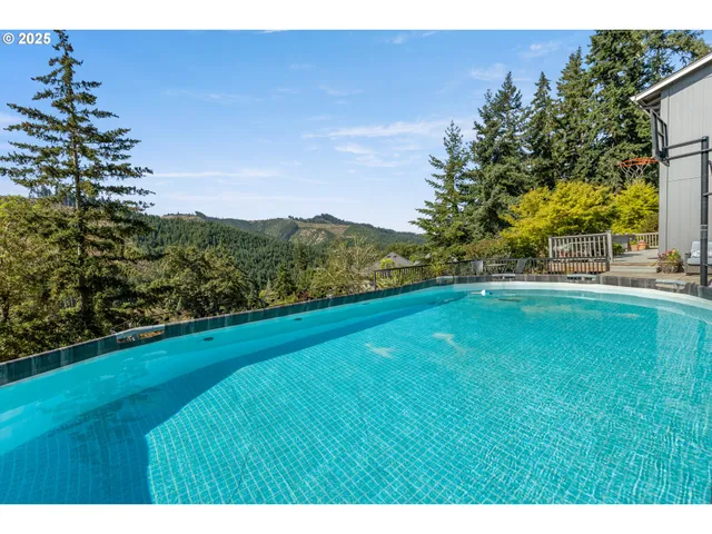 $485,000 | 1870 Lakeview Drive, Sutherlin, OR 97479