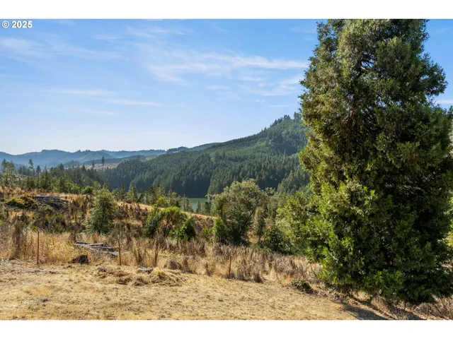 $485,000 | 1870 Lakeview Drive, Sutherlin, OR 97479