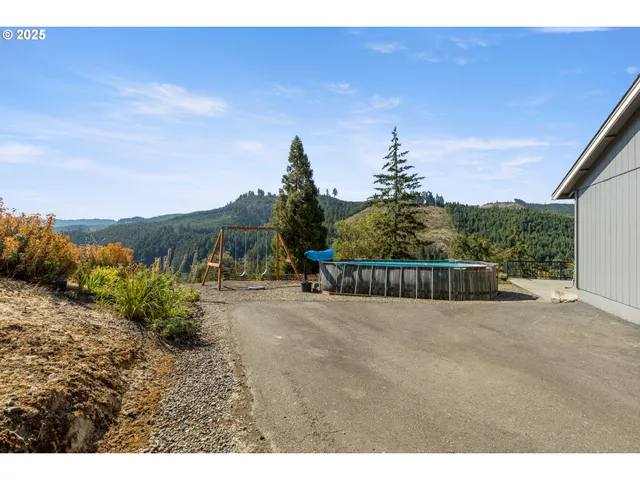 $485,000 | 1870 Lakeview Drive, Sutherlin, OR 97479