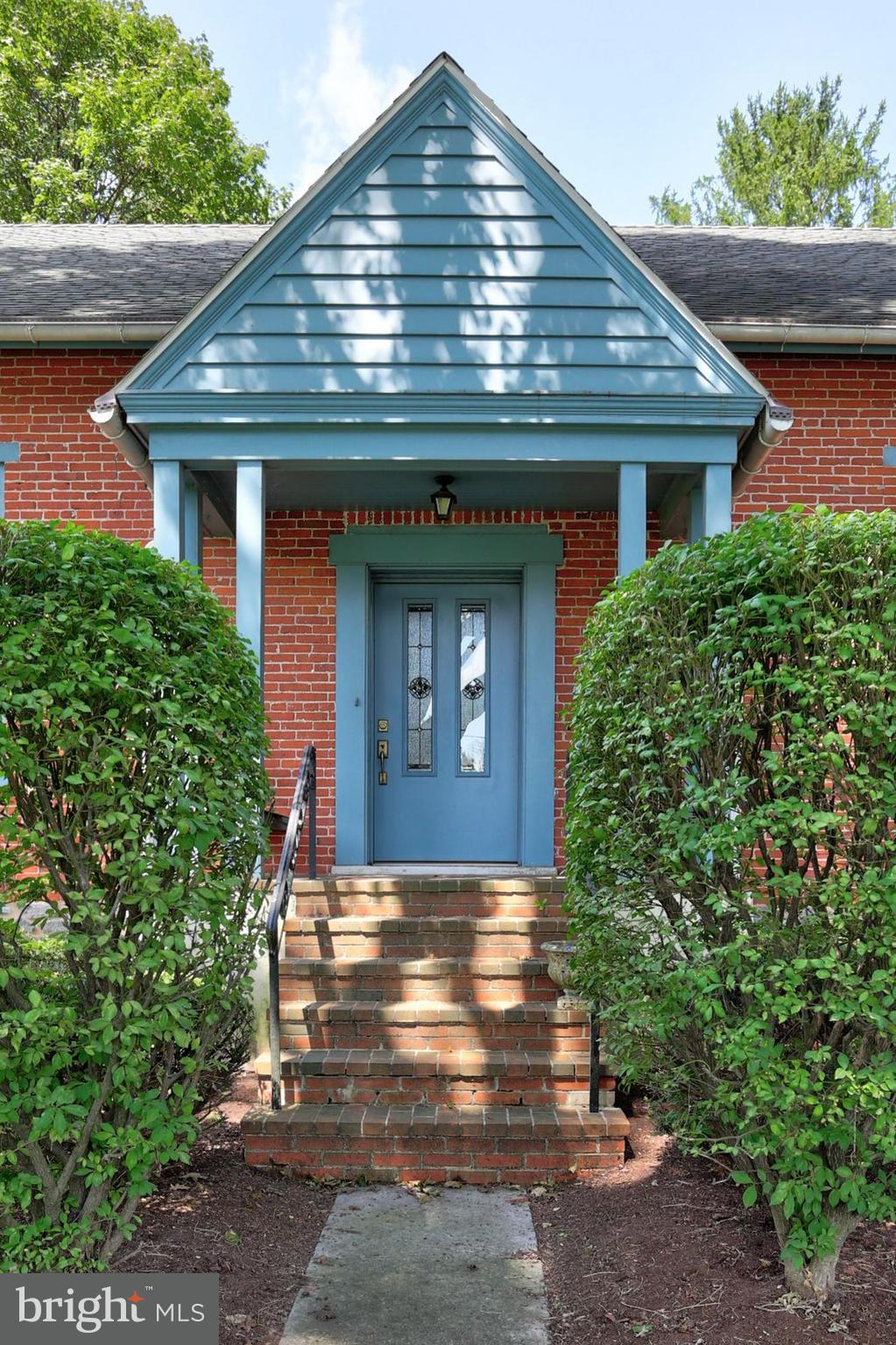 1378 East Oregon Road Lititz, PA 17543 - Photo 4 of 33