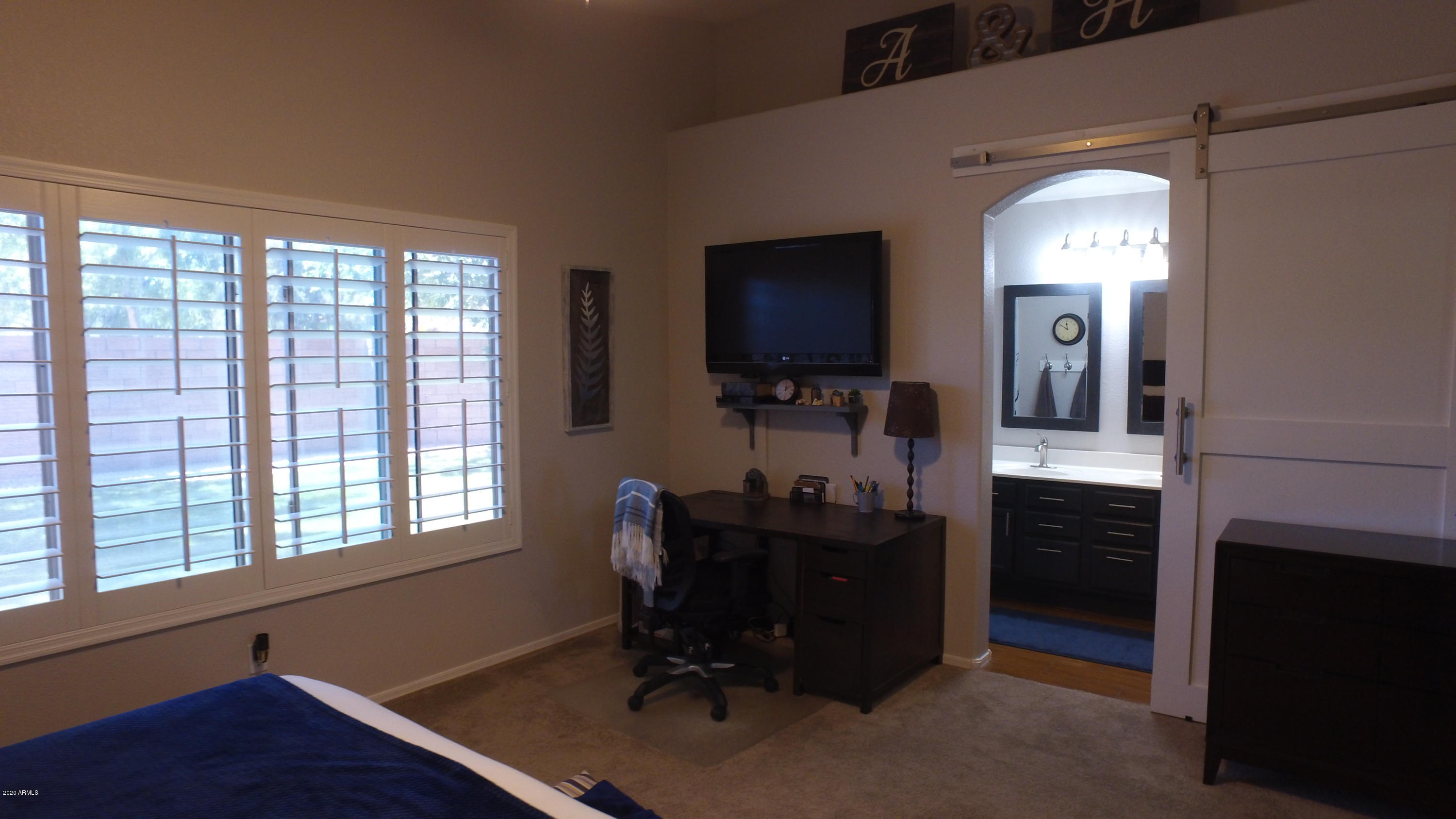 945 East Baylor Lane Gilbert, AZ 85296 - Photo 12 of 26 12 Master to Bath