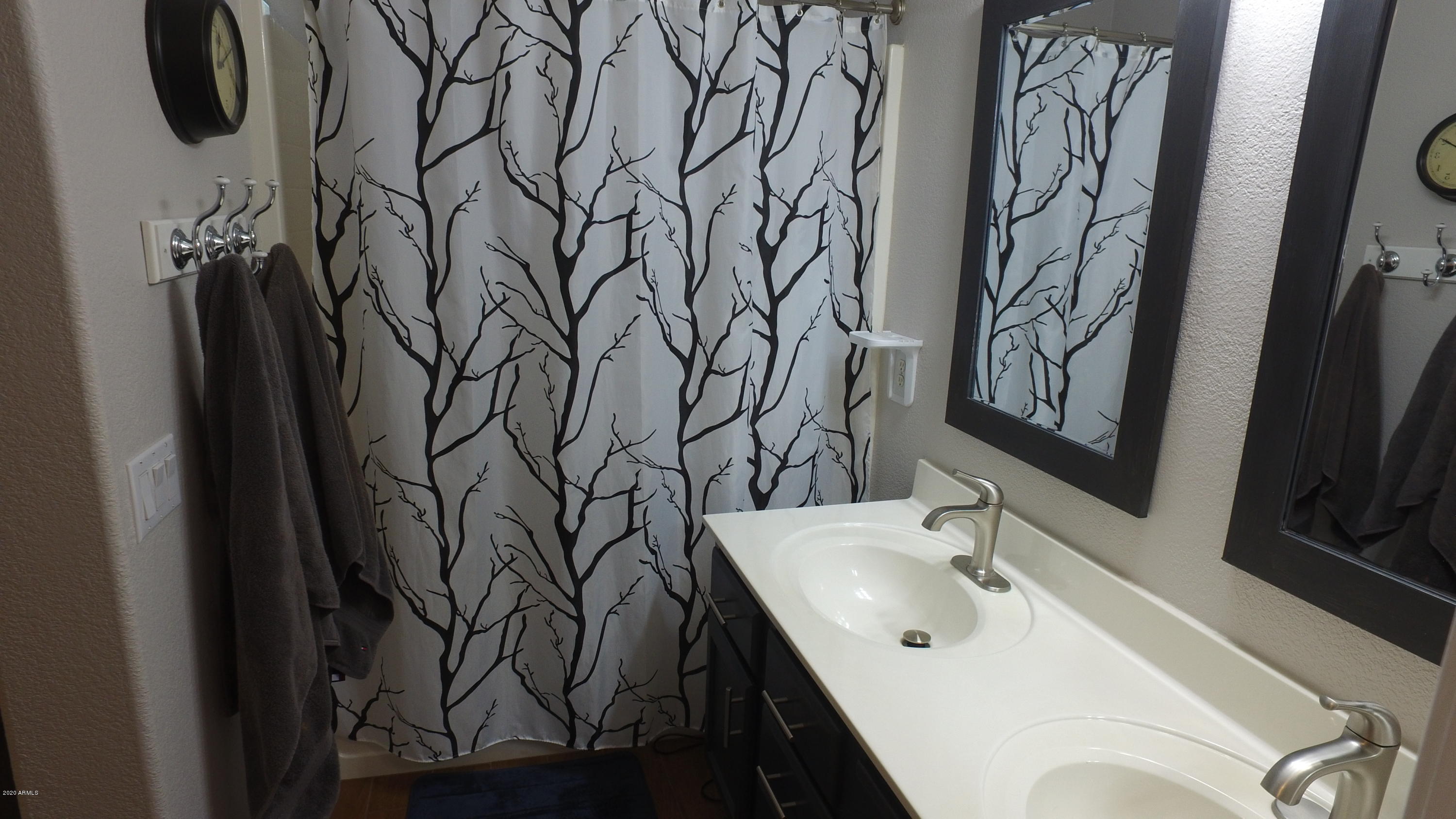945 East Baylor Lane Gilbert, AZ 85296 - Photo 13 of 26 13 Master Vanity 2