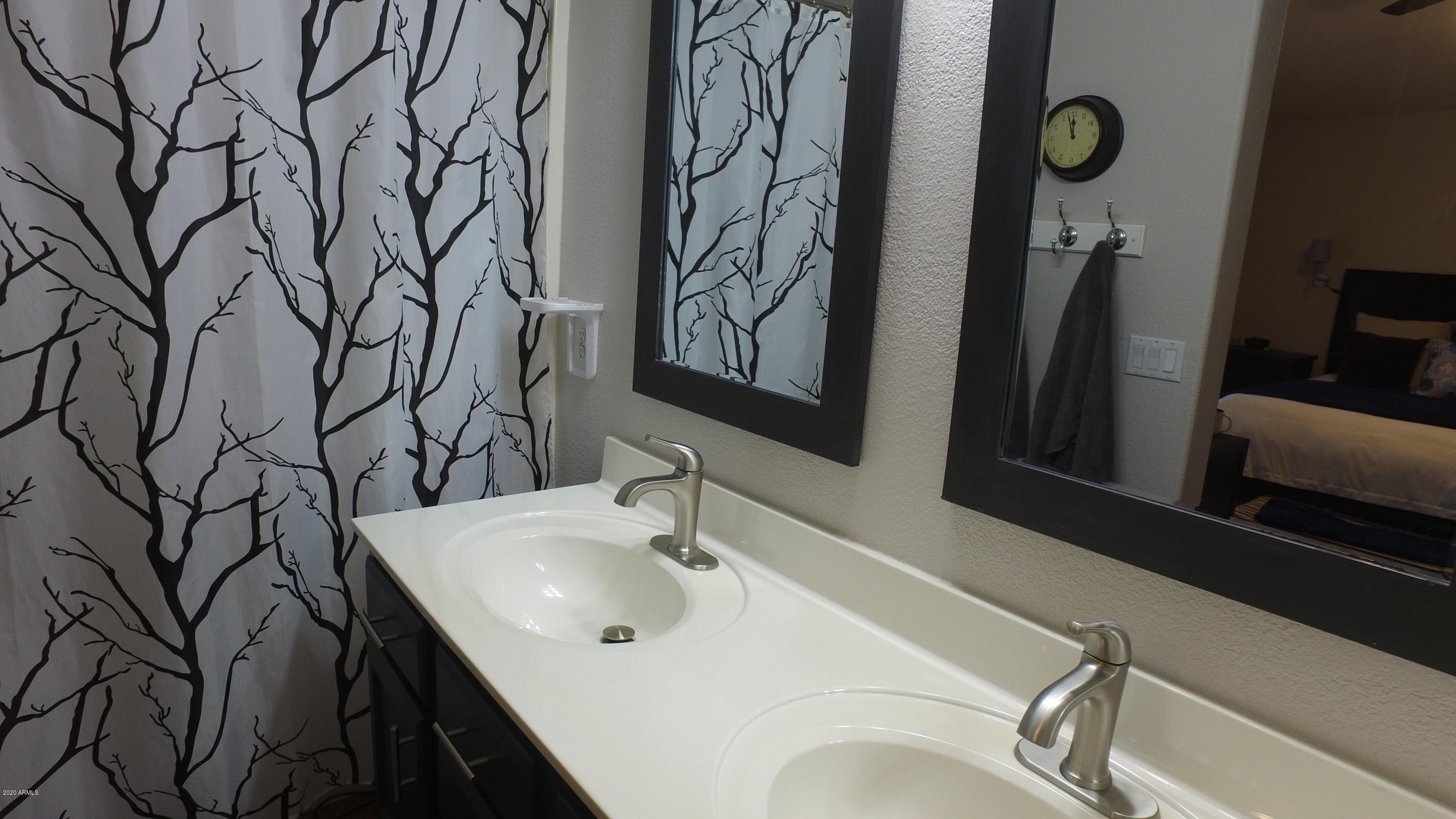 945 East Baylor Lane Gilbert, AZ 85296 - Photo 15 of 26 15 Master Bath